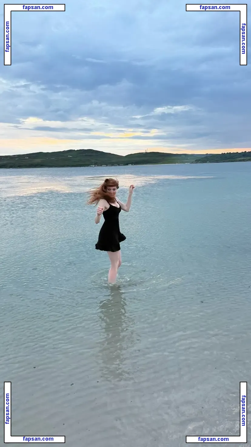 Lisa Foiles nude photo #0076 from OnlyFans