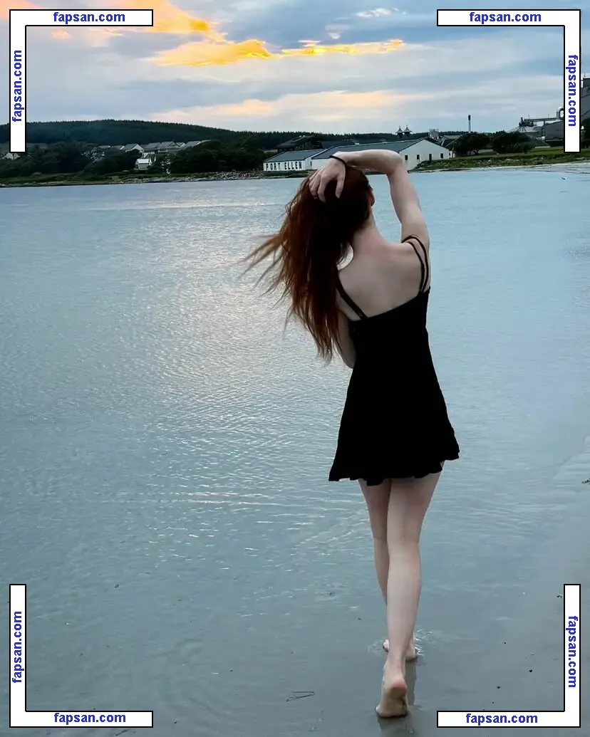 Lisa Foiles nude photo #0077 from OnlyFans