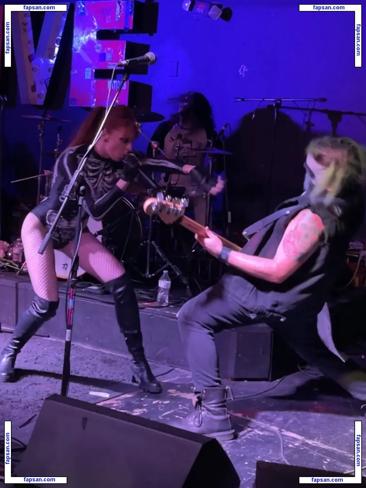 Lisa Foiles nude photo #0098 from OnlyFans