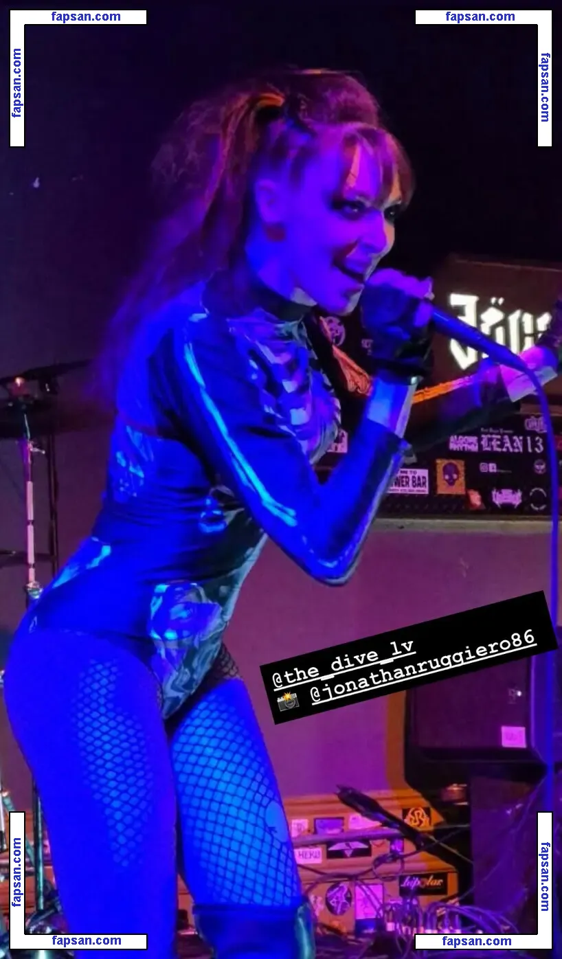 Lisa Foiles nude photo #0101 from OnlyFans