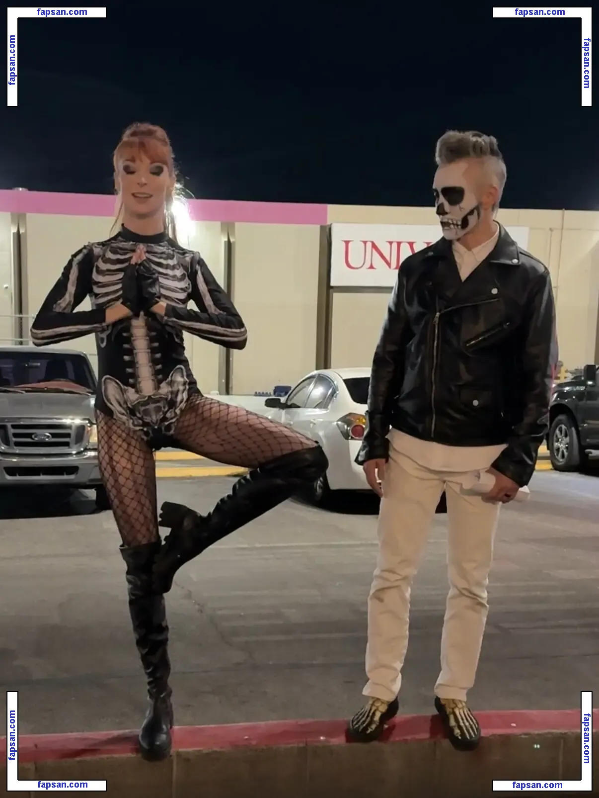 Lisa Foiles nude photo #0102 from OnlyFans