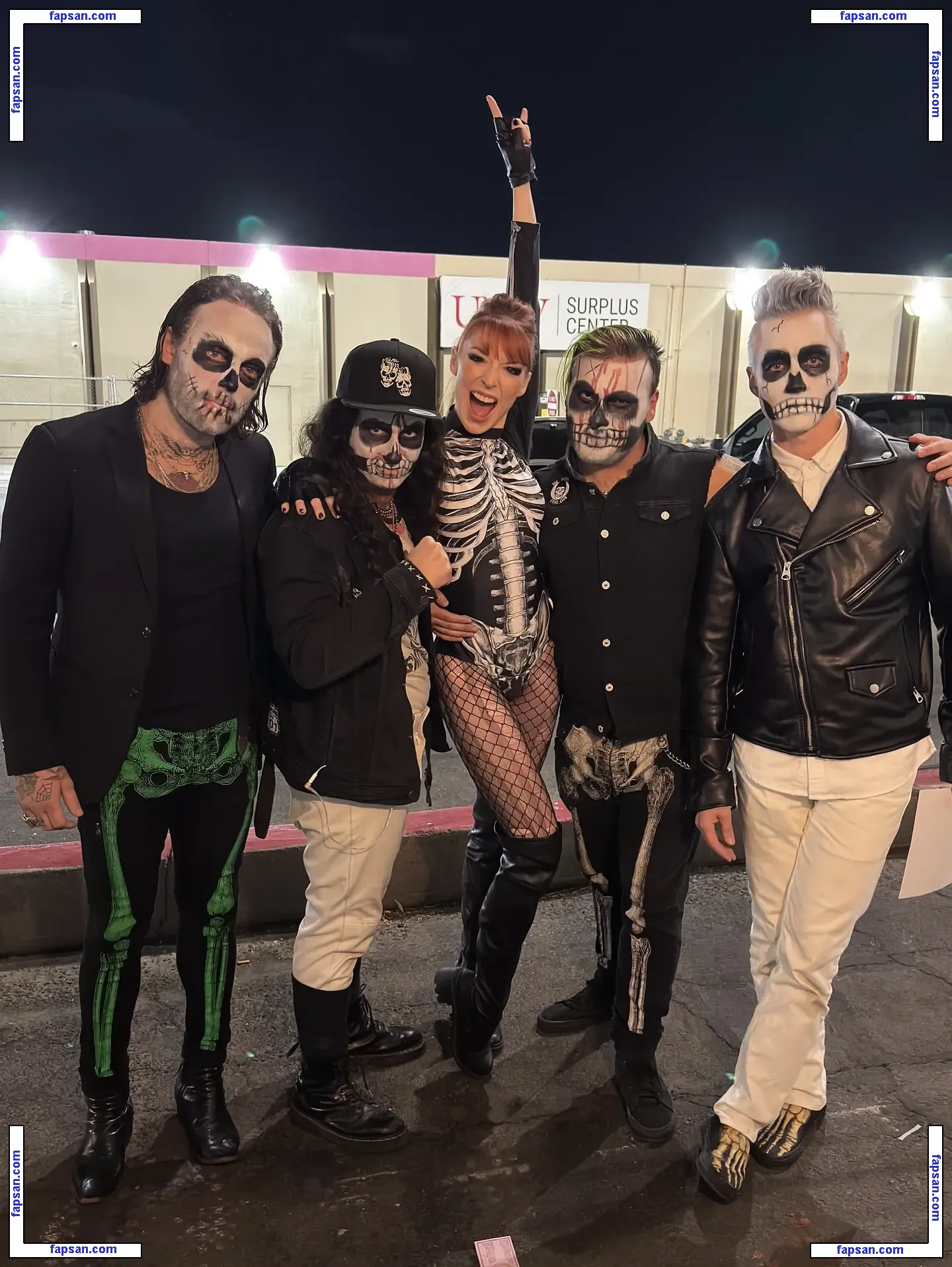 Lisa Foiles nude photo #0103 from OnlyFans