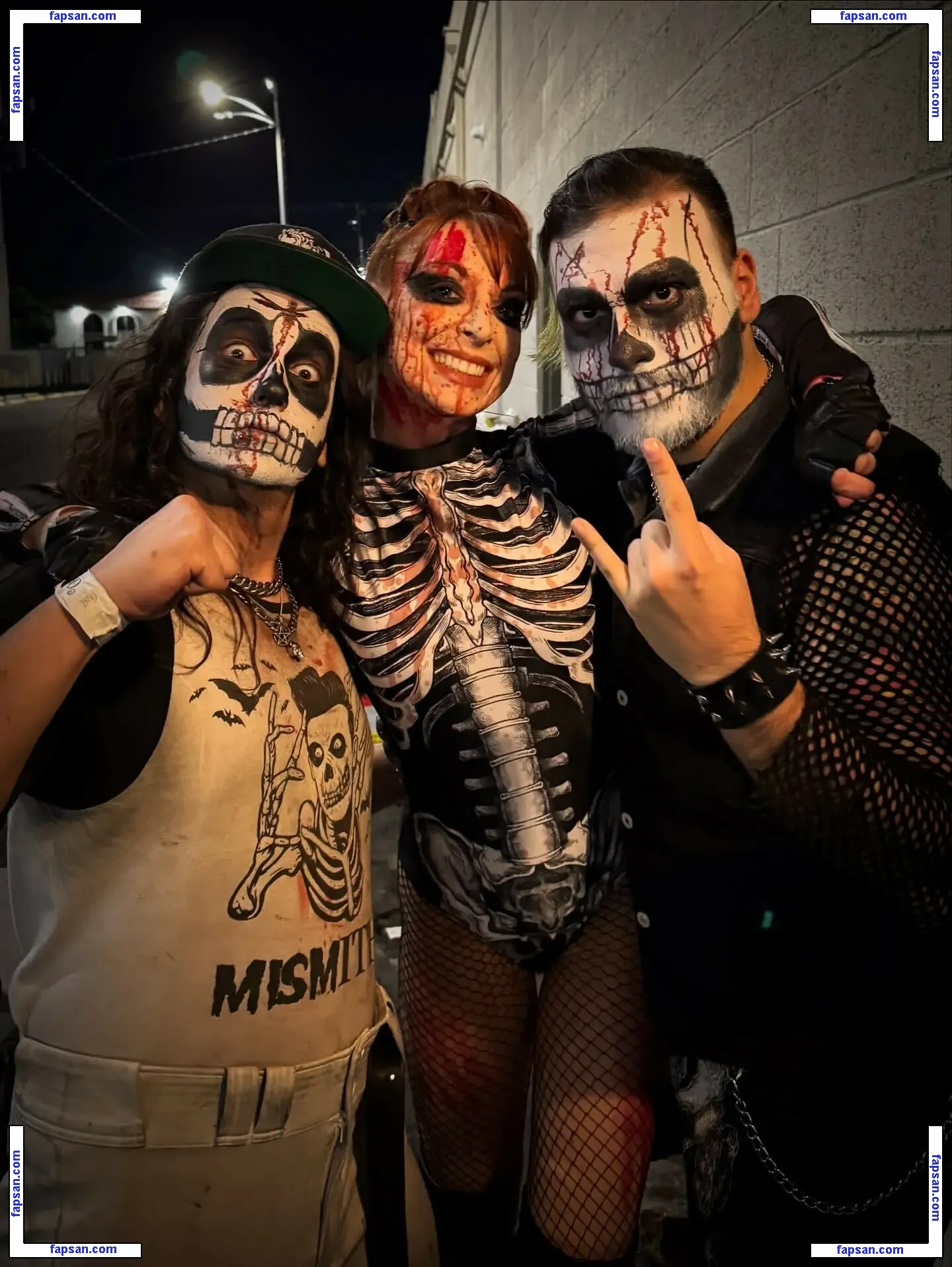 Lisa Foiles nude photo #0105 from OnlyFans