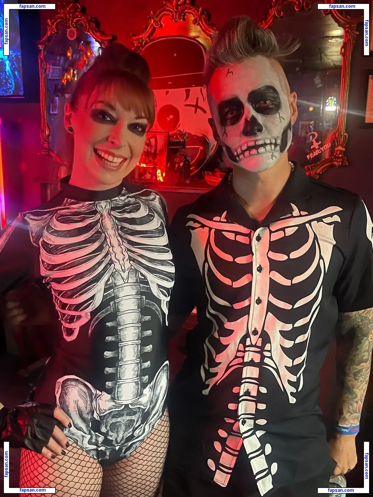 Lisa Foiles nude photo #0106 from OnlyFans