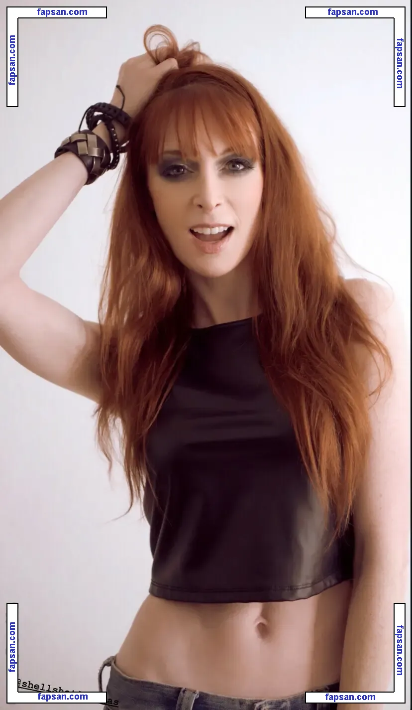 Lisa Foiles nude photo #0132 from OnlyFans