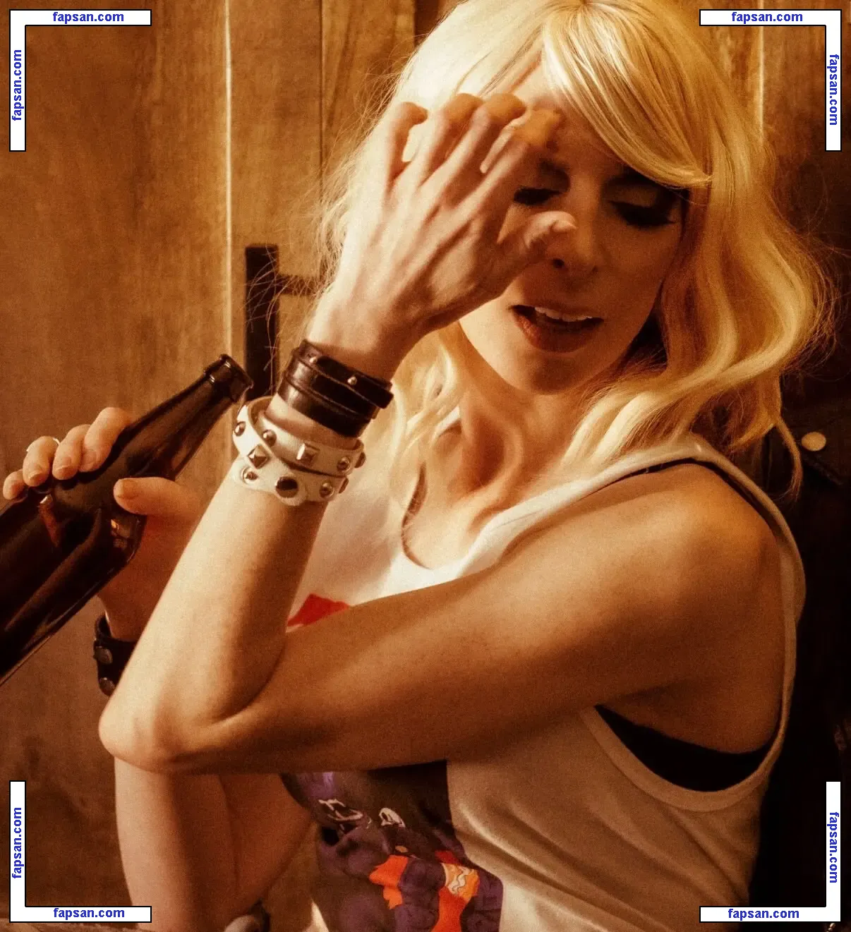 Lisa Foiles nude photo #0134 from OnlyFans