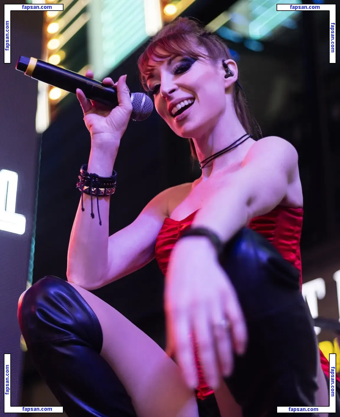 Lisa Foiles nude photo #0143 from OnlyFans