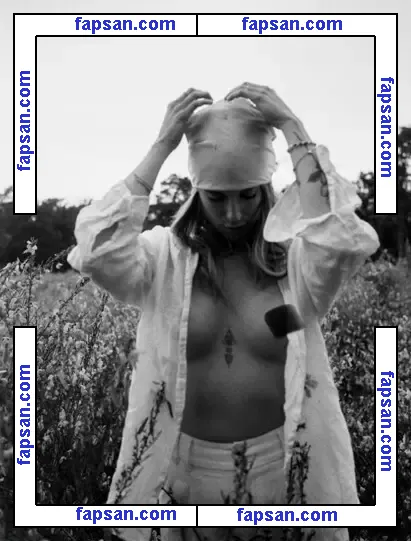 Lisa_m.b голая фото #0003 с Онлифанс