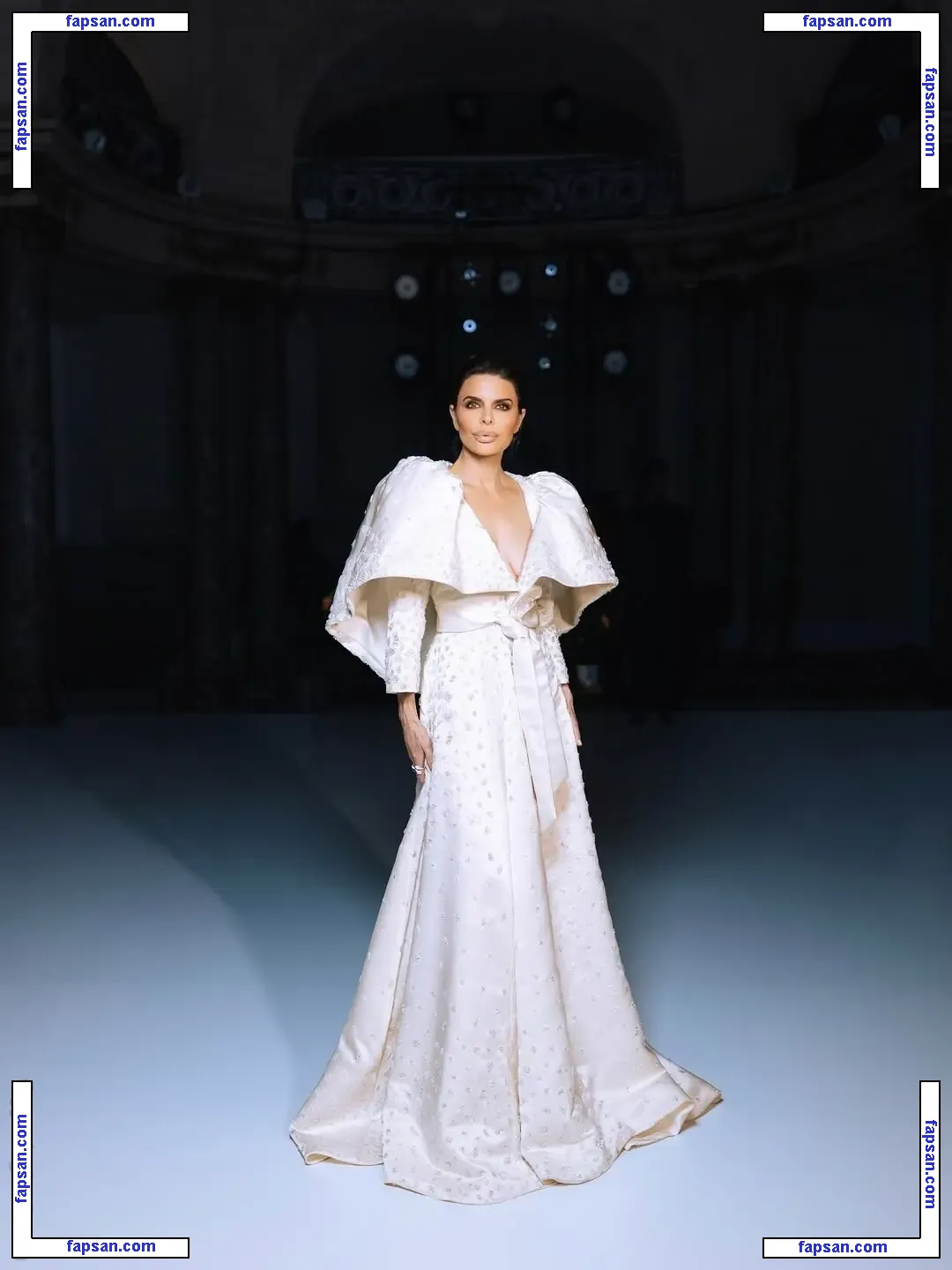 Lisa Rinna nude photo #0584 from OnlyFans