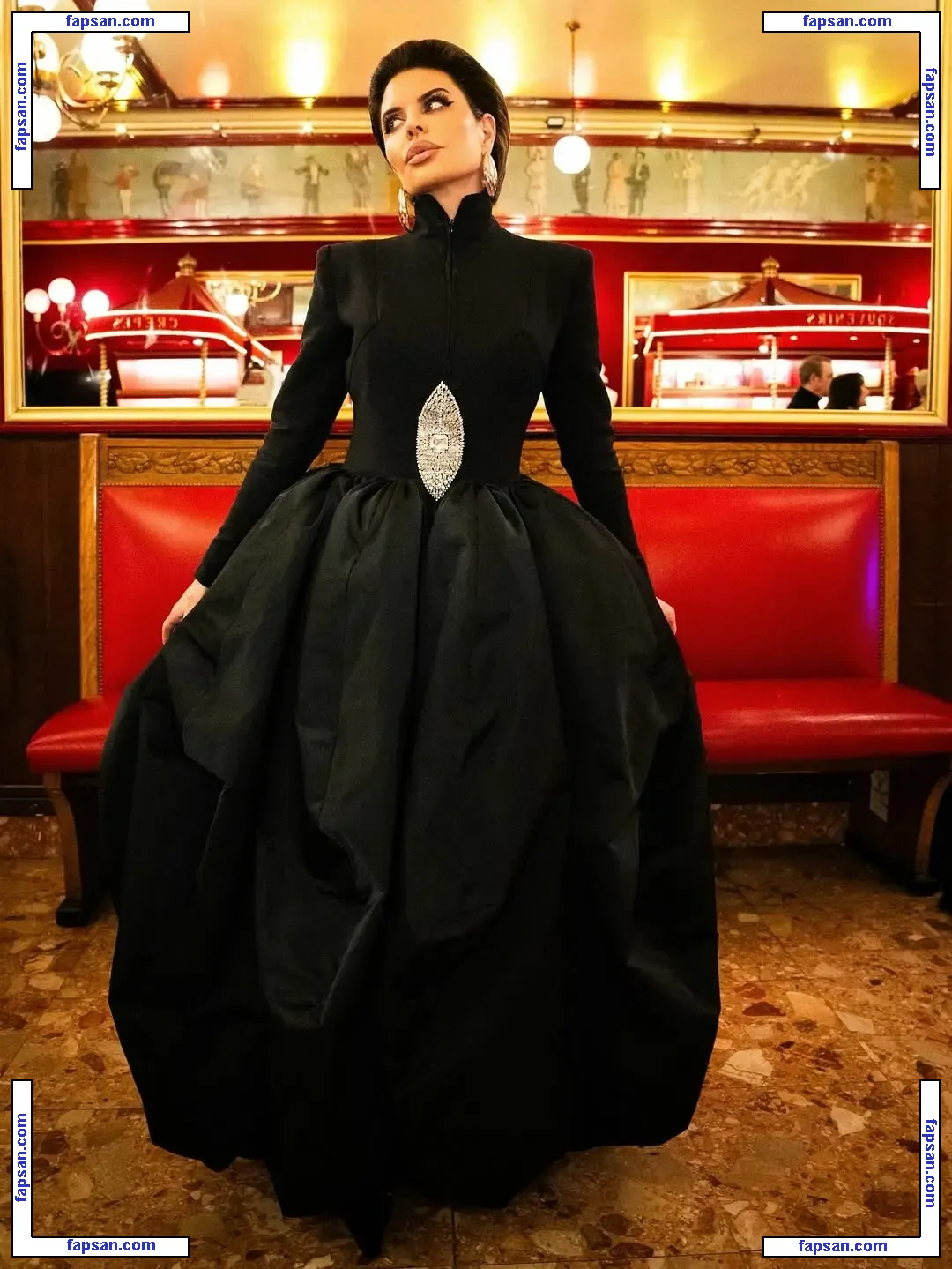 Lisa Rinna nude photo #0587 from OnlyFans