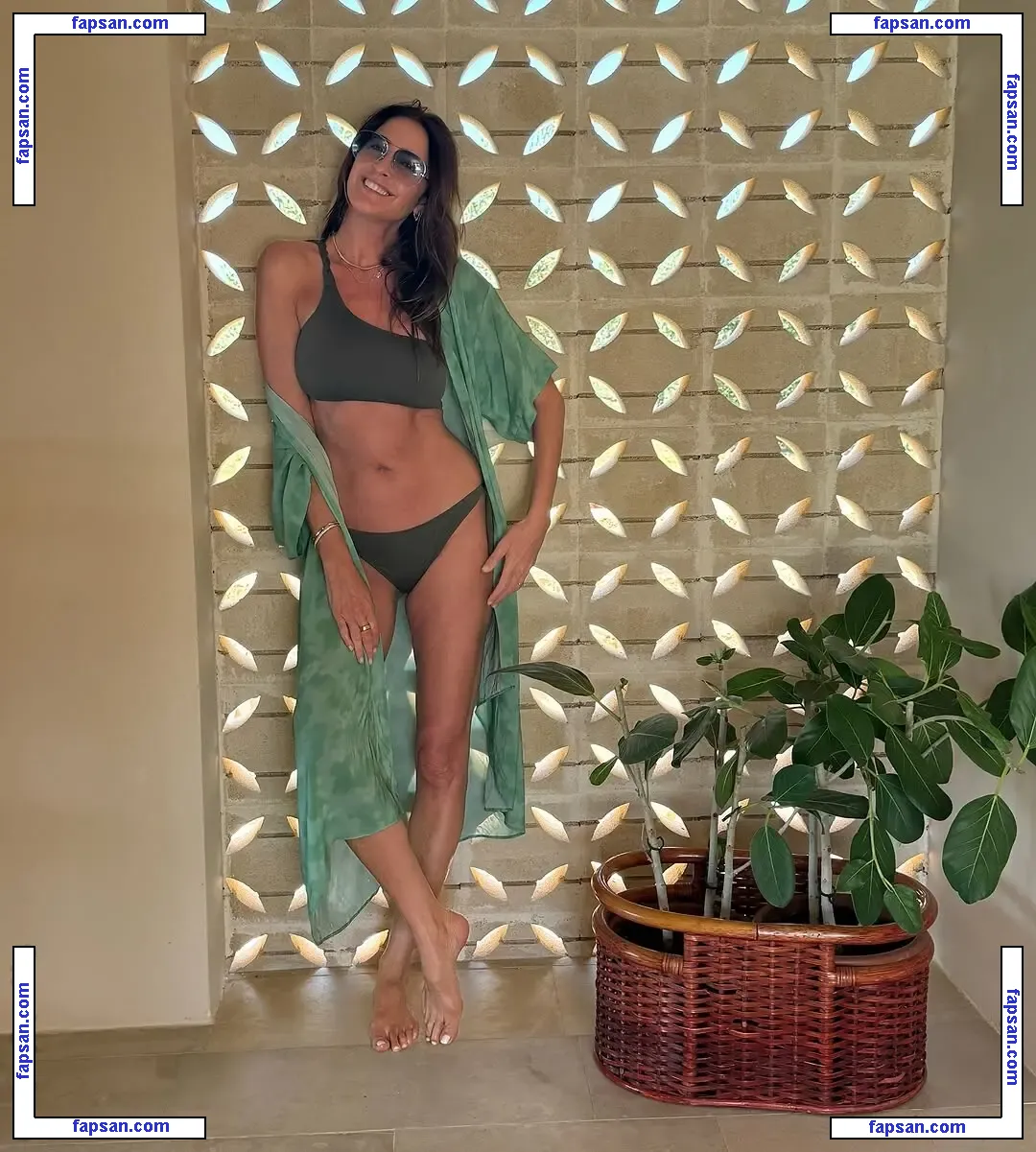 Lisa Snowdon nude photo #0338 from OnlyFans