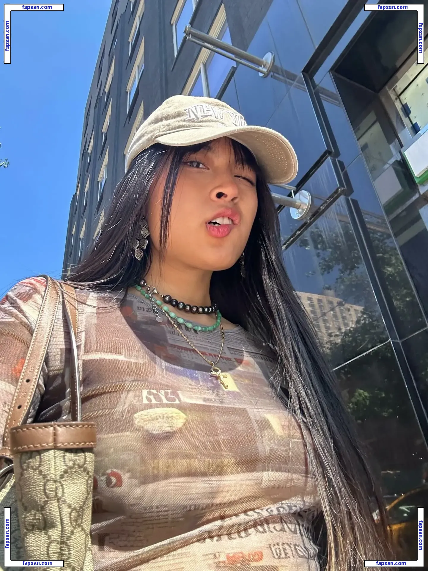 Lisa Tung голая фото #0003 с Онлифанс