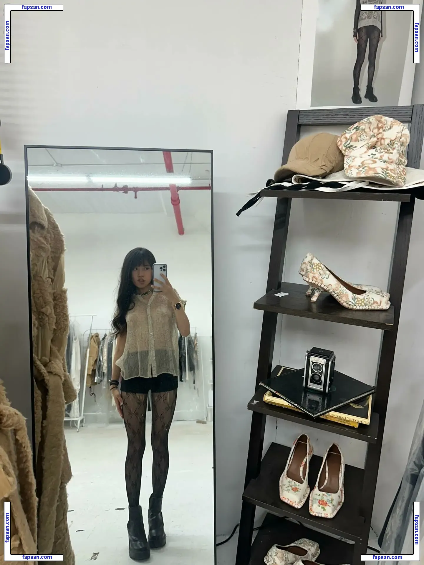 Lisa Tung голая фото #0010 с Онлифанс