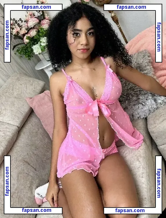 Lisandra Alonso nude photo #0003 from OnlyFans