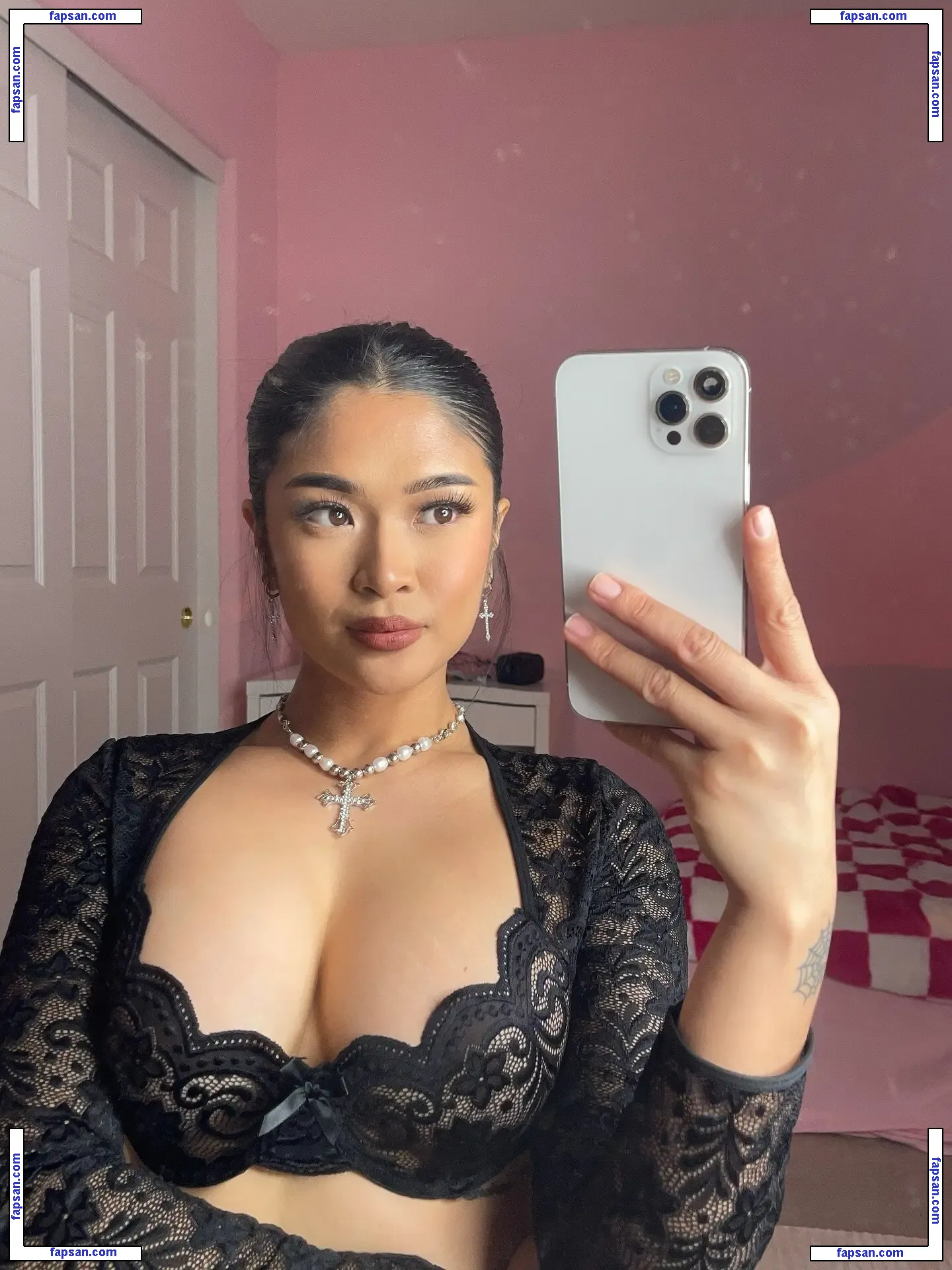 Lissie Samples nude photo #0010 from OnlyFans