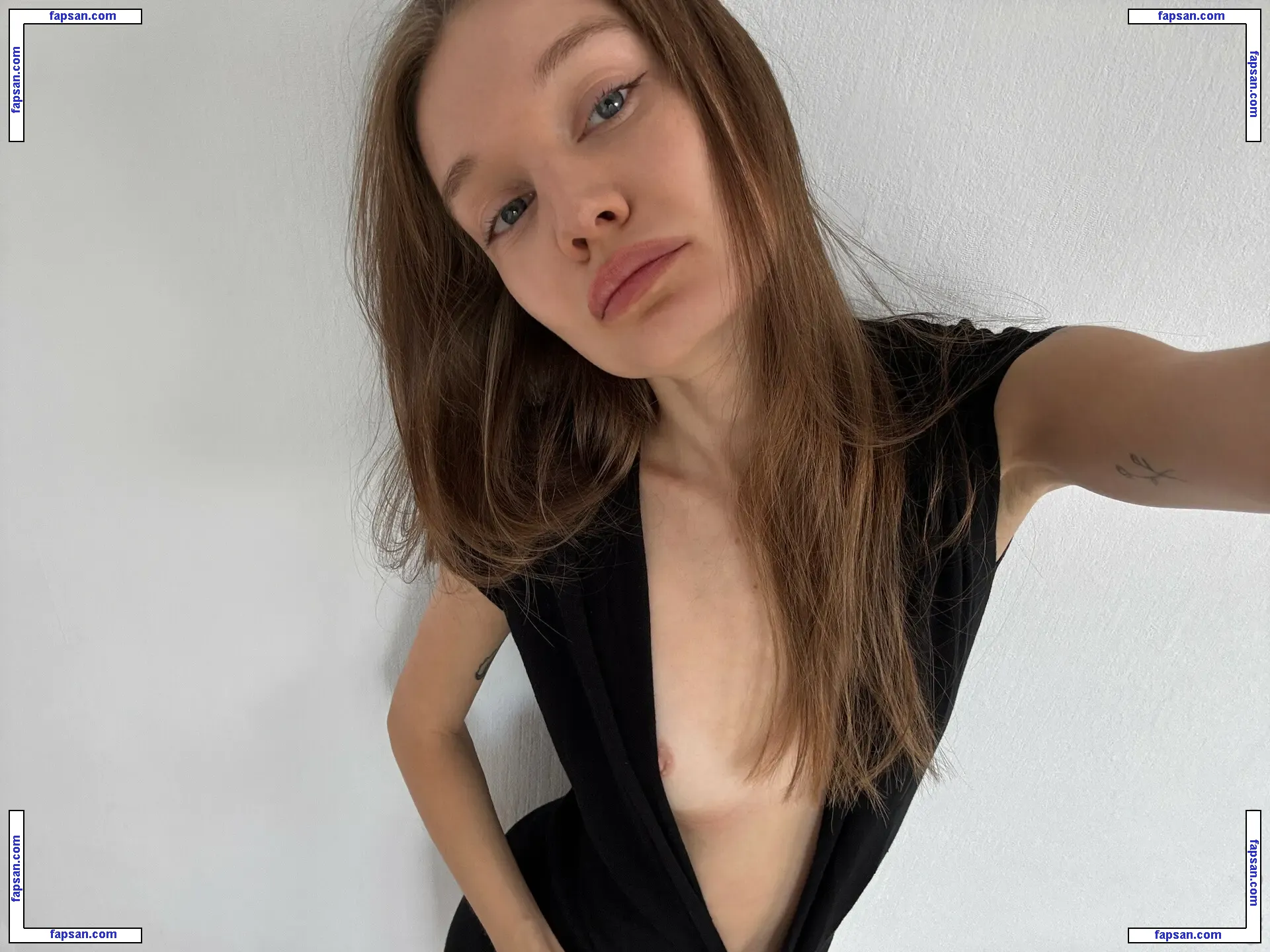 litlonn nude photo #0213 from OnlyFans