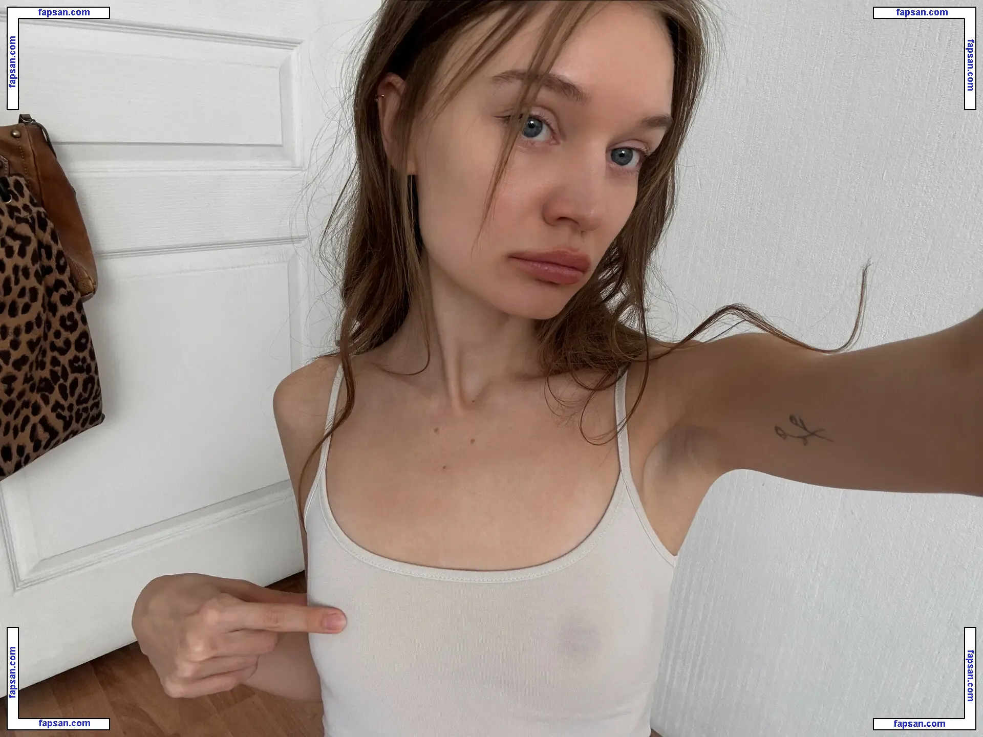 litlonn nude photo #0225 from OnlyFans