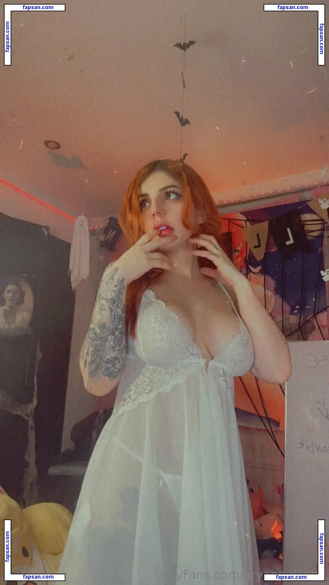 little_ary nude photo #0008 from OnlyFans