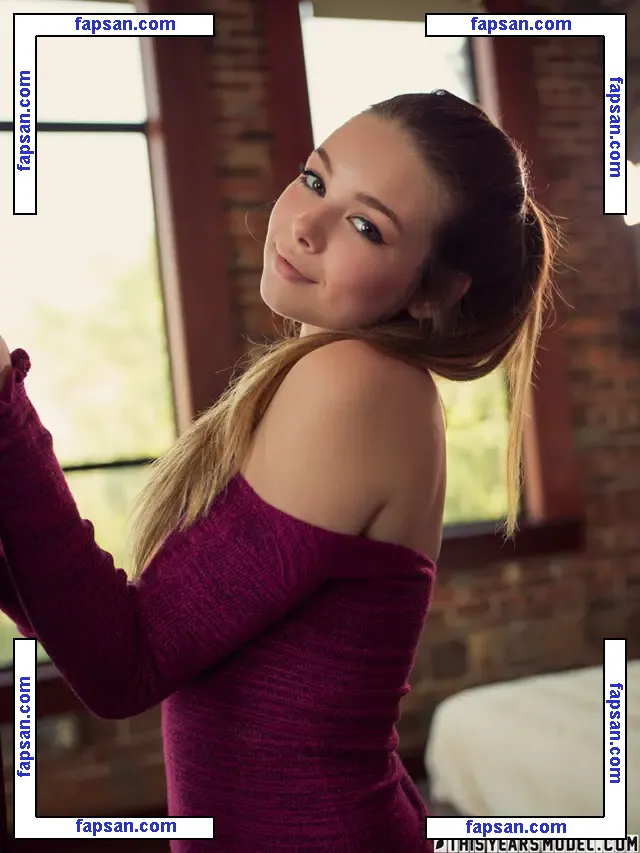 Little Lèa nude photo #0005 from OnlyFans