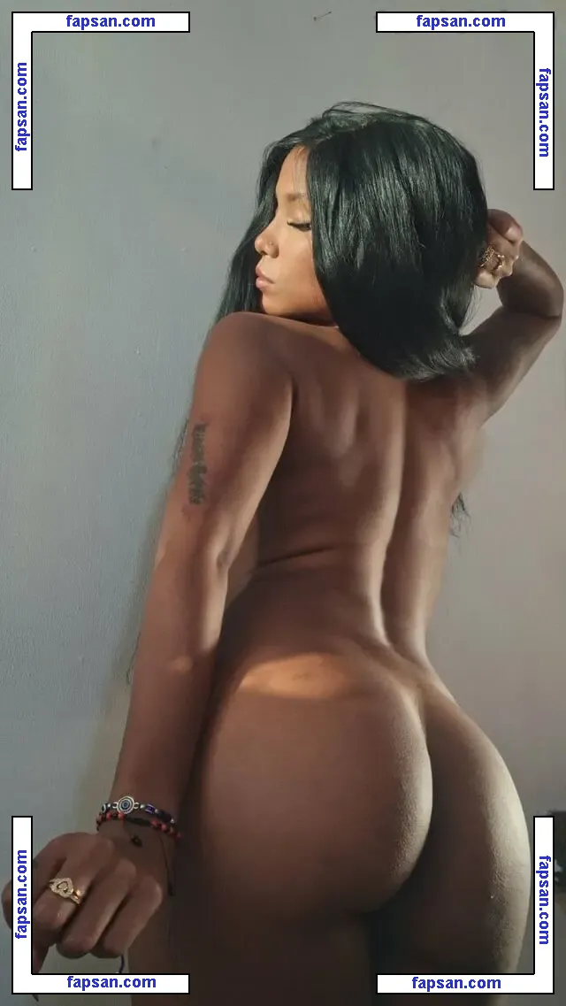 Little Mariam nude photo #0002 from OnlyFans