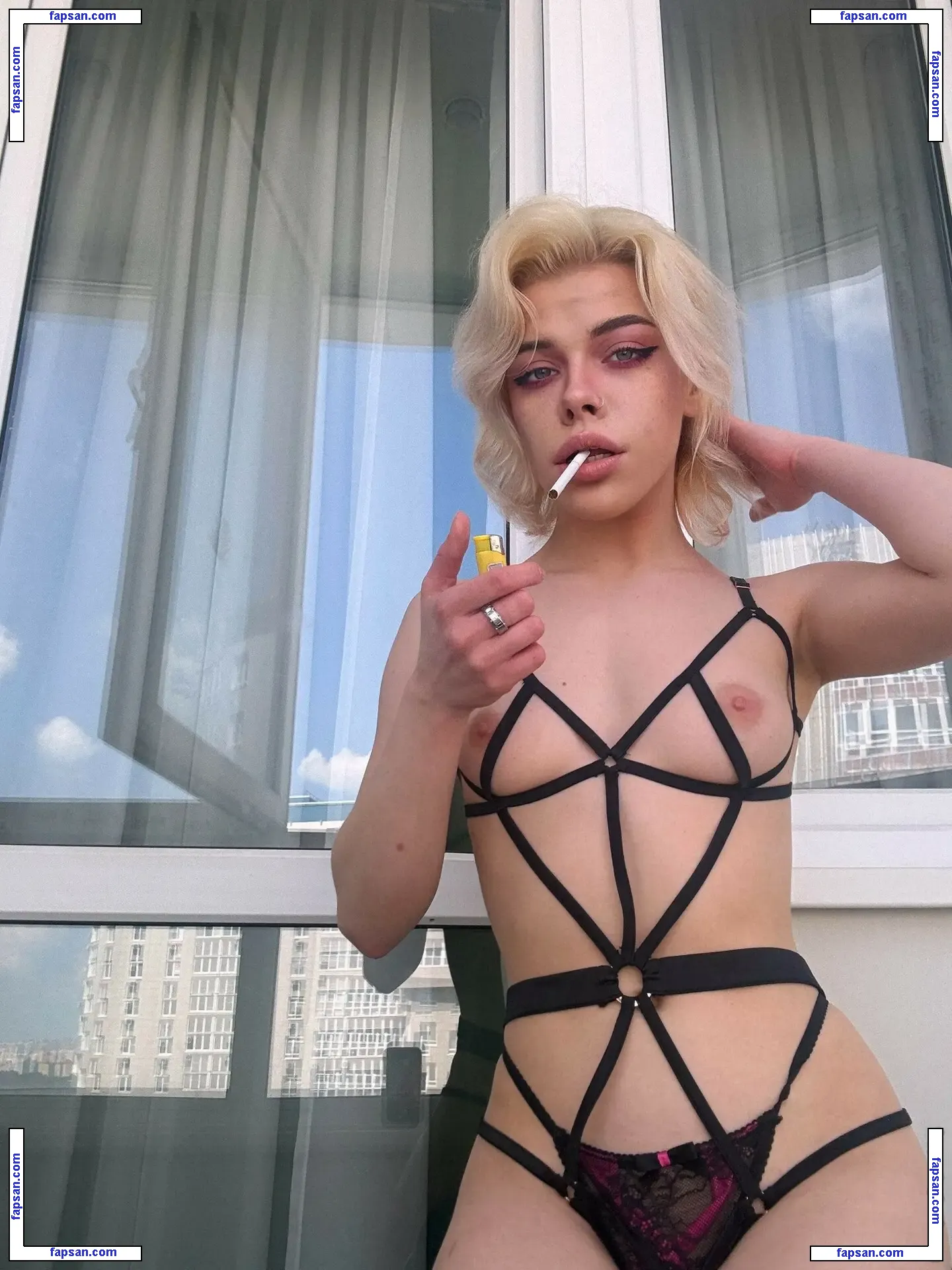 Little_Sabrina nude photo #0002 from OnlyFans