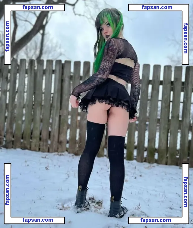 Littlegreenslut Lilith nude photo #0002 from OnlyFans