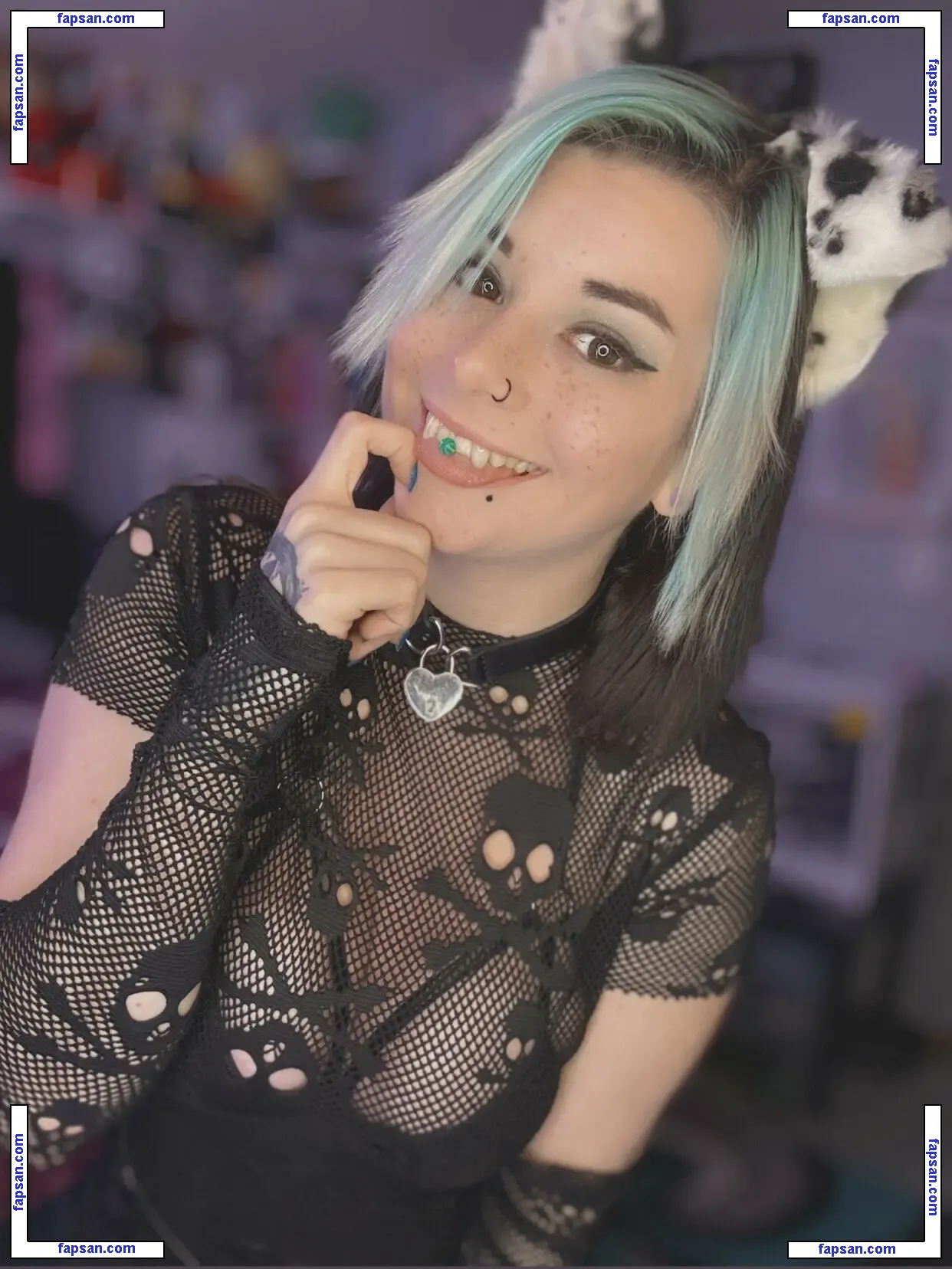 LittleLoona/LittleLoona22 nude photo #0004 from OnlyFans