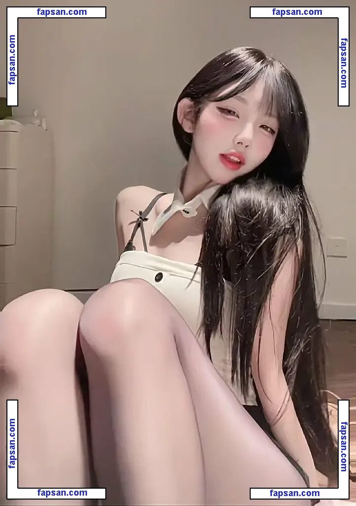 littleluoshao nude photo #0005 from OnlyFans