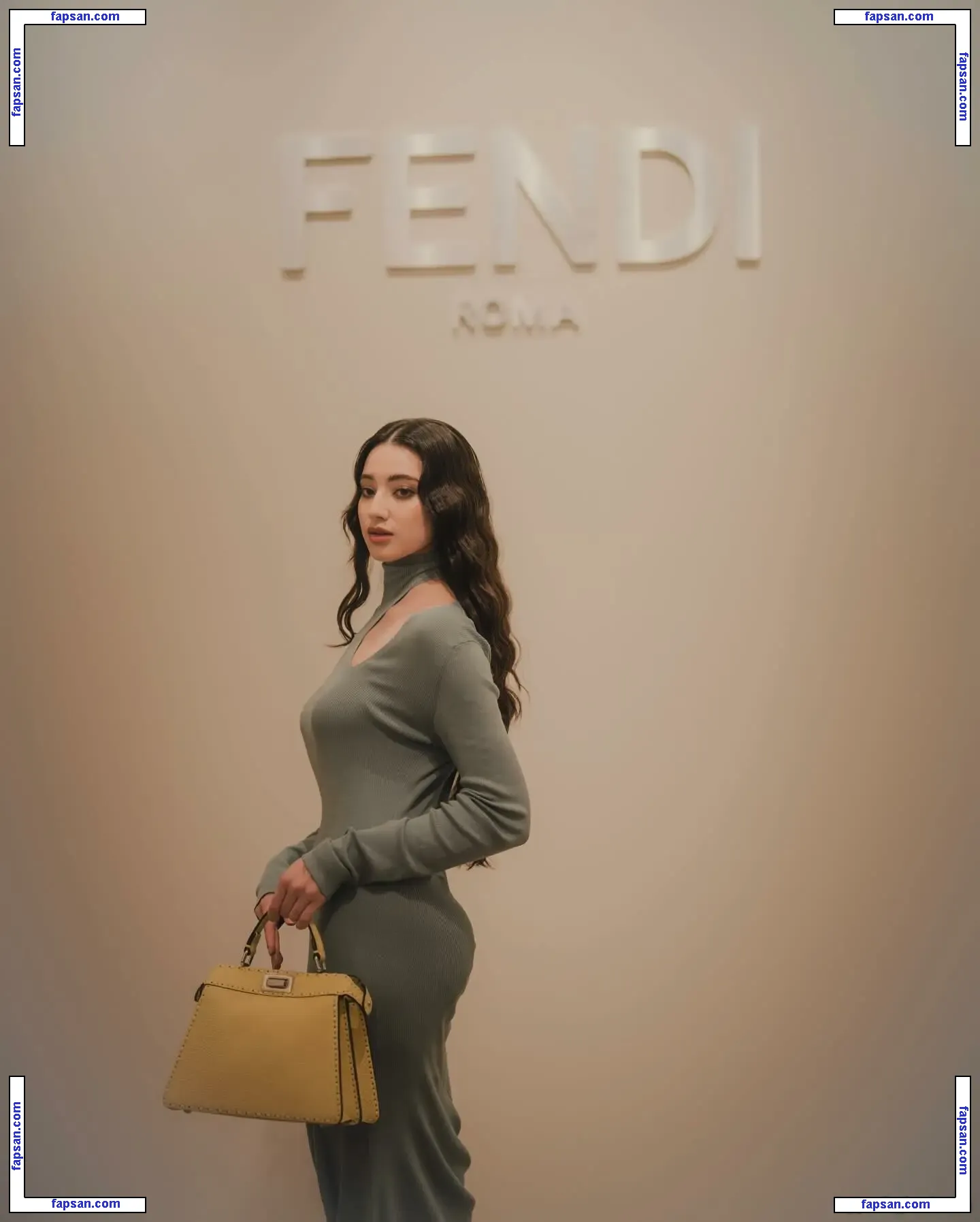 littlemisskhan nude photo #0010 from OnlyFans