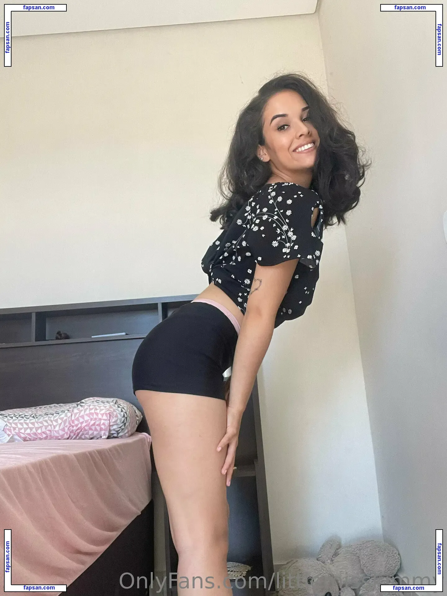 littlemisskimmy nude photo #0090 from OnlyFans