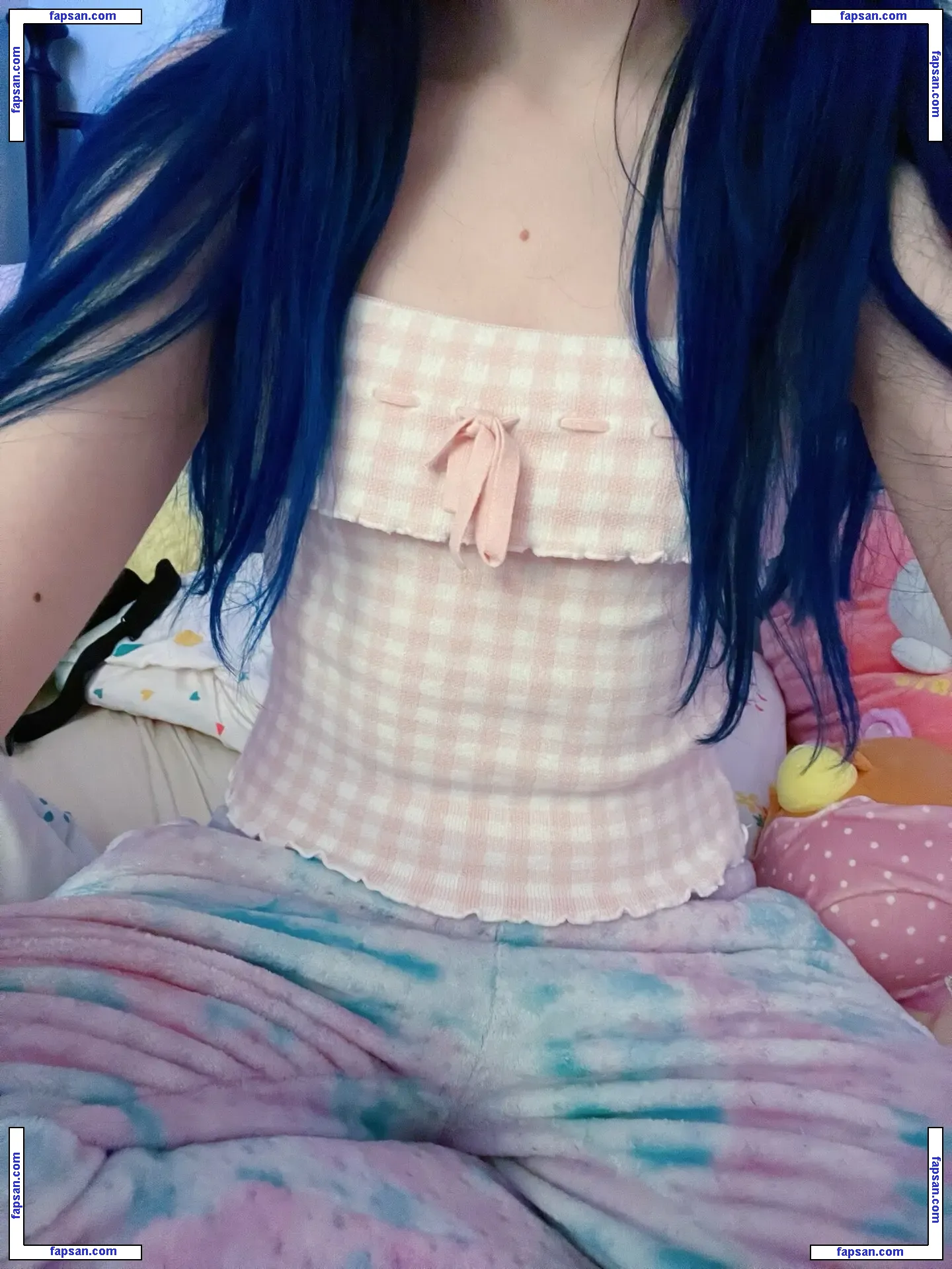 LittleNiiVT nude photo #0004 from OnlyFans