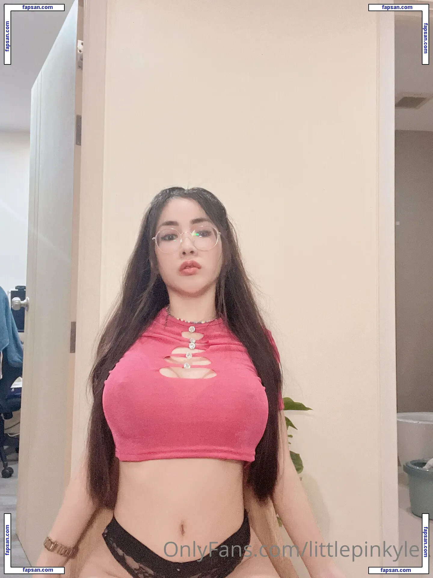 littlepinkylek nude photo #0014 from OnlyFans