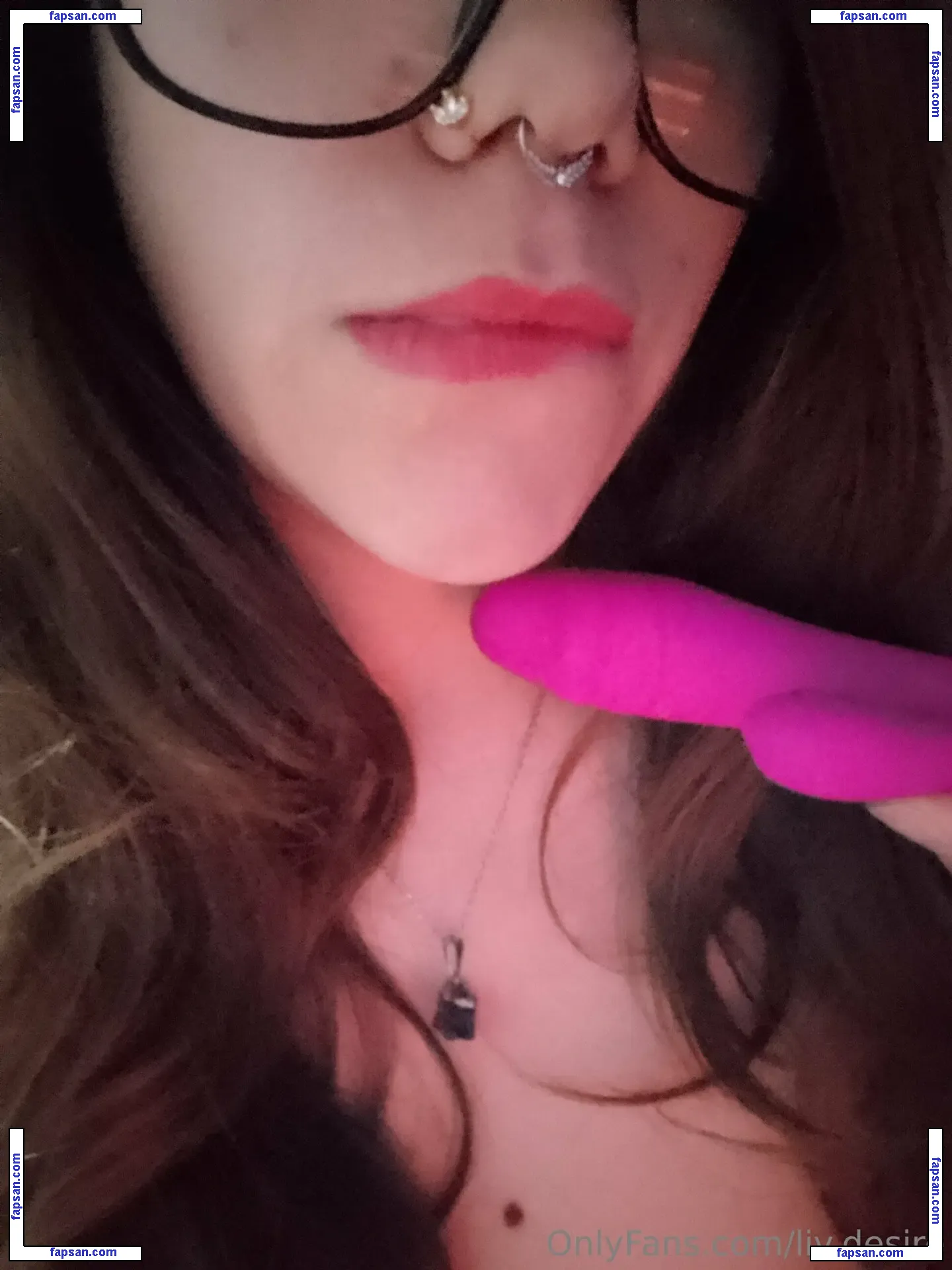 liv.desire nude photo #0004 from OnlyFans