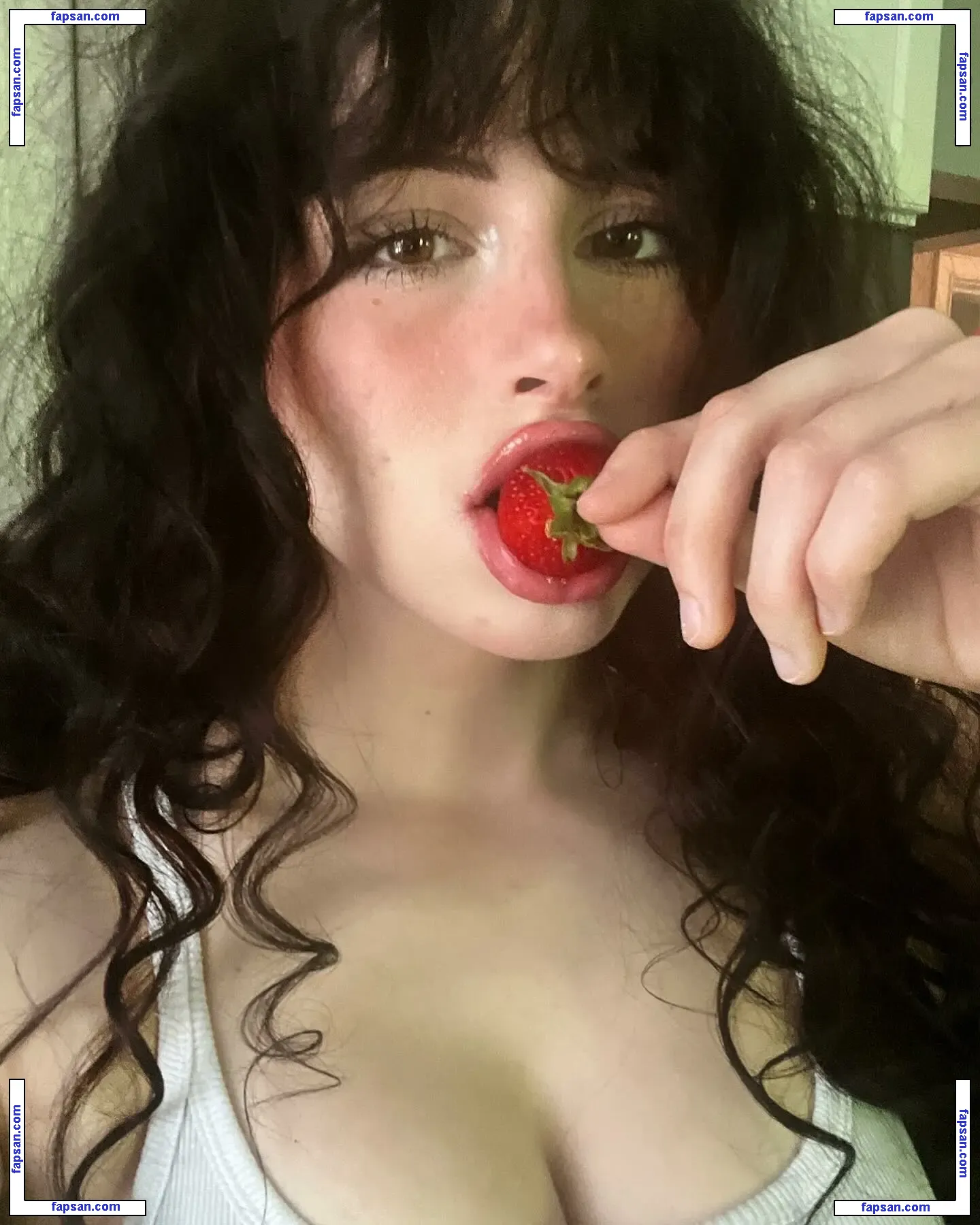 Liv Littlelivbug nude photo #0097 from OnlyFans