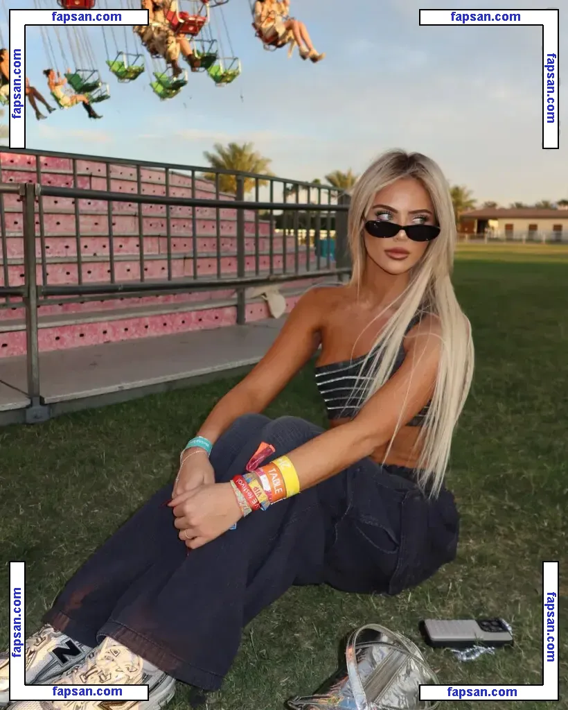 Liv Walker nude photo #0004 from OnlyFans