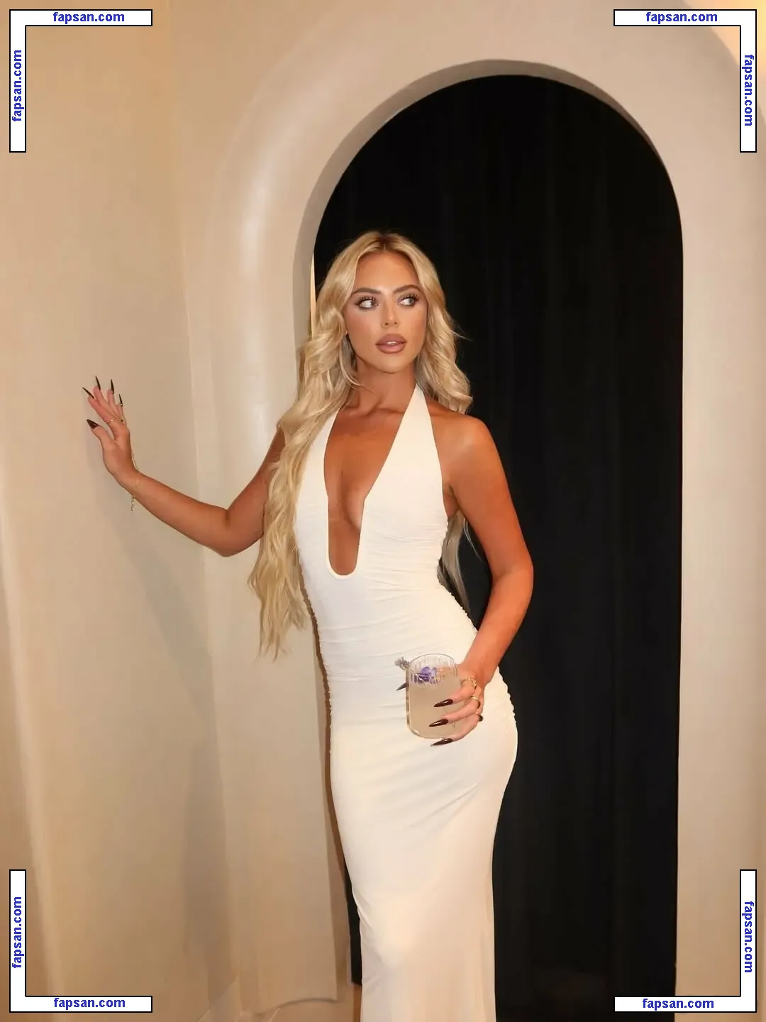 Liv Walker nude photo #0015 from OnlyFans