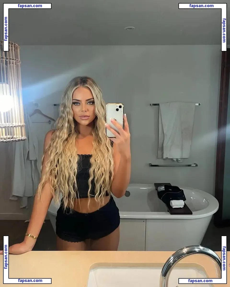 Liv Walker nude photo #0017 from OnlyFans