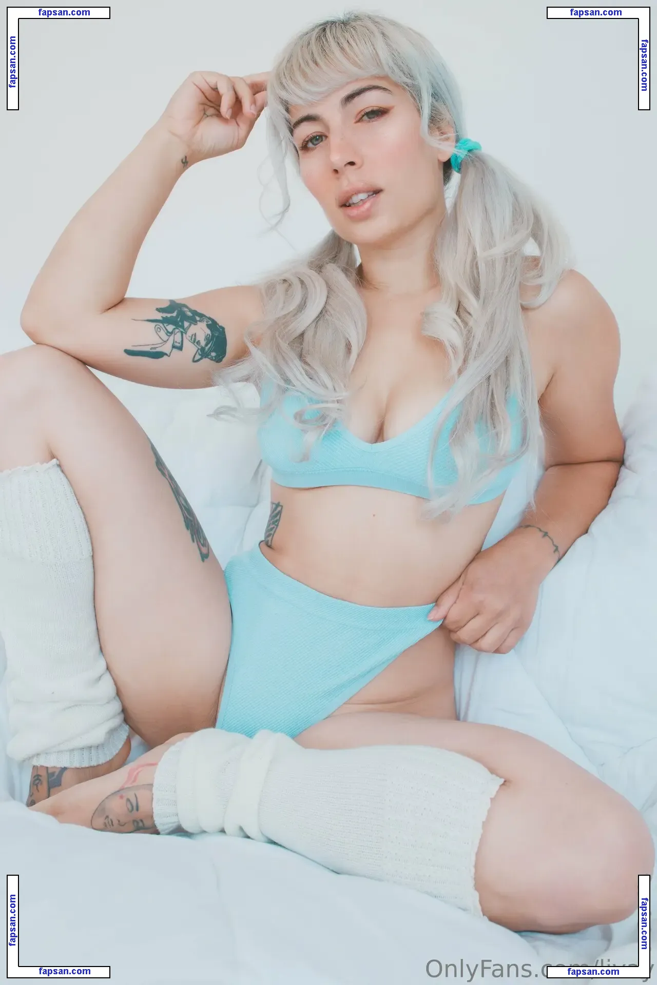 livay_free nude photo #0048 from OnlyFans