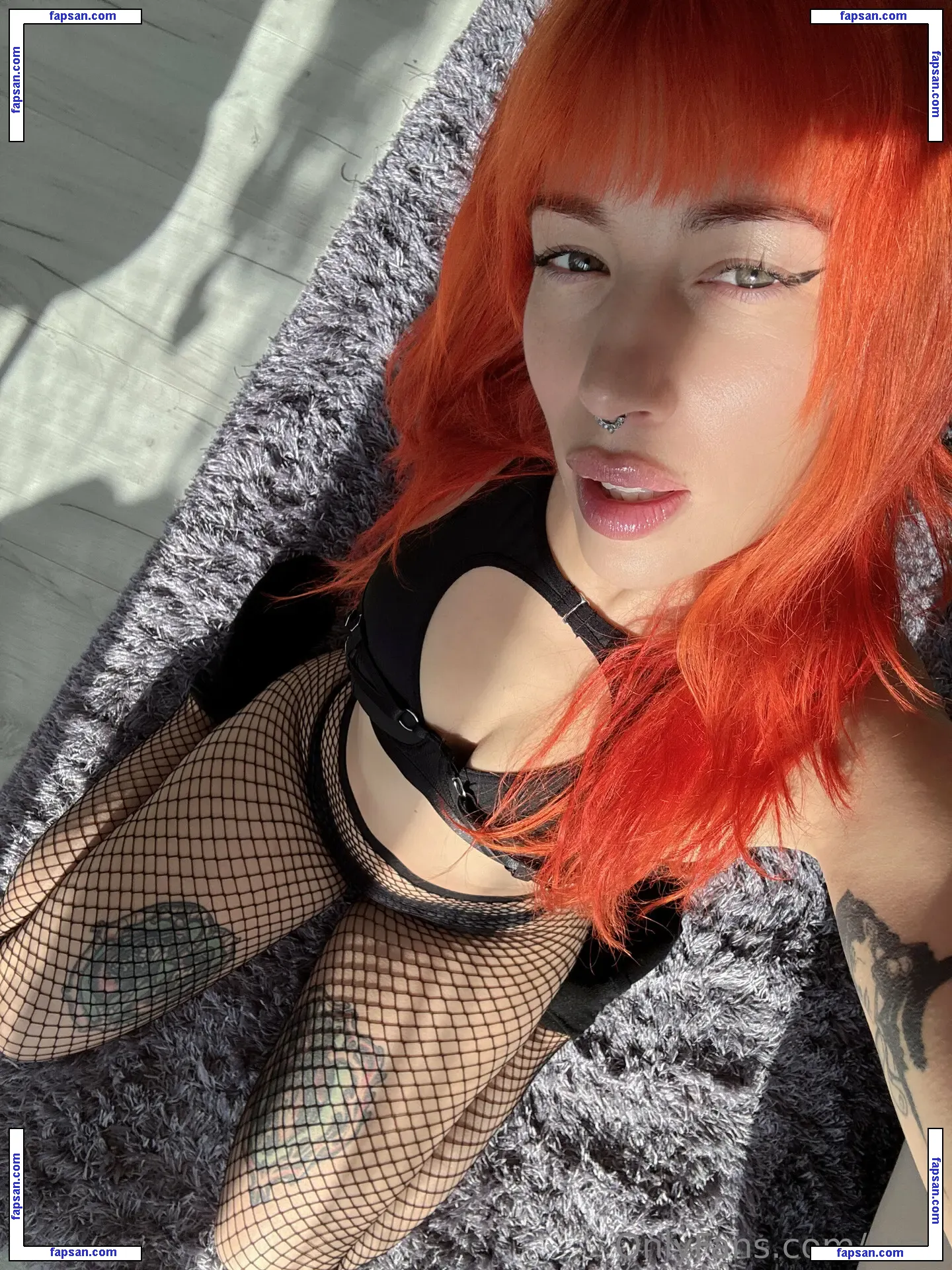 livay_free nude photo #0056 from OnlyFans
