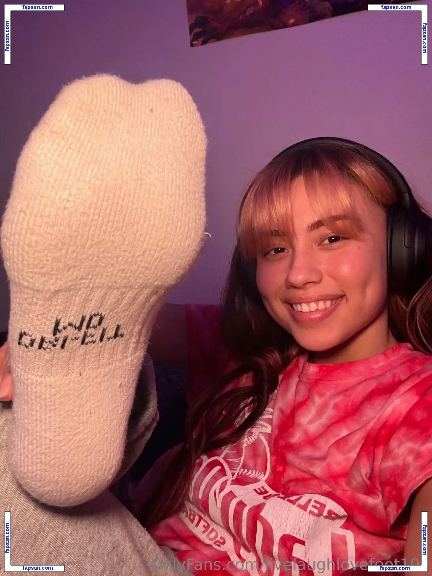 livelaughlovefeet101 nude photo #0001 from OnlyFans