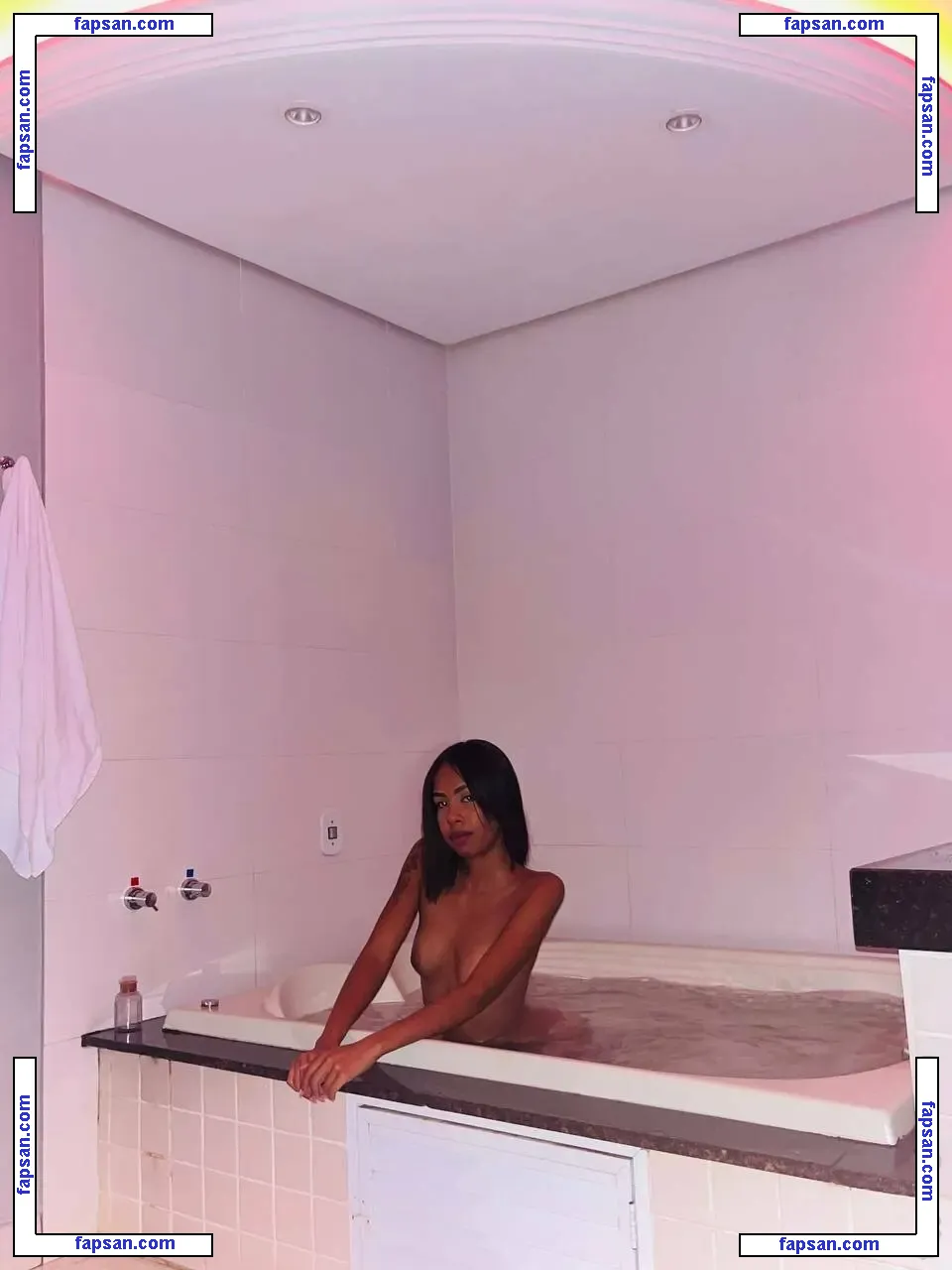 Lívia Santos nude photo #0002 from OnlyFans