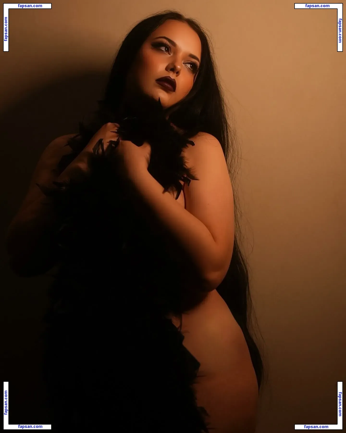 Livinghelle голая фото #0002 с Онлифанс