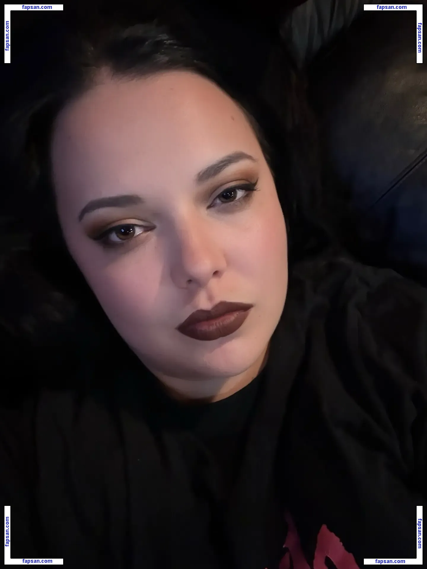 Livinghelle голая фото #0009 с Онлифанс