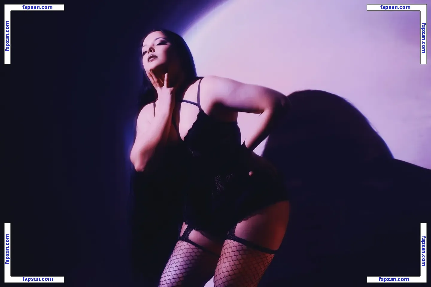 Livinghelle голая фото #0010 с Онлифанс