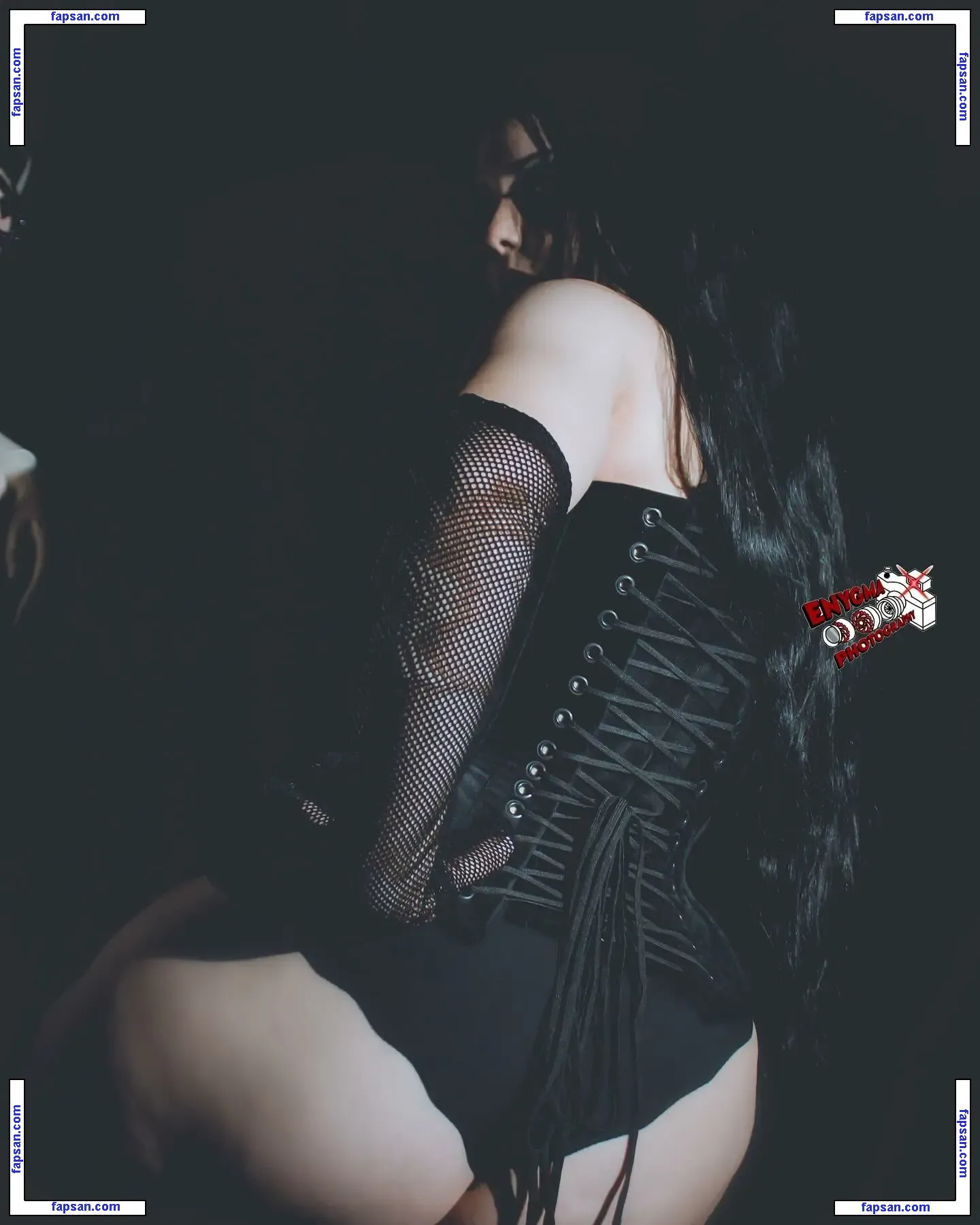 Livinghelle голая фото #0016 с Онлифанс