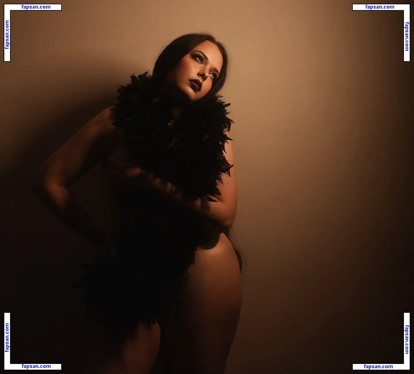 Livinghelle голая фото #0019 с Онлифанс