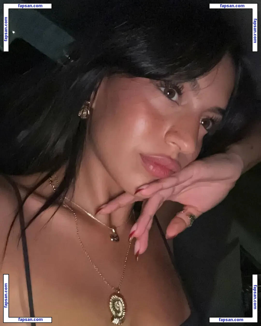 liyamizrahii nude photo #0005 from OnlyFans