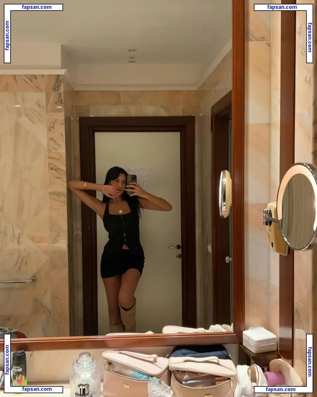 liyamizrahii nude photo #0006 from OnlyFans