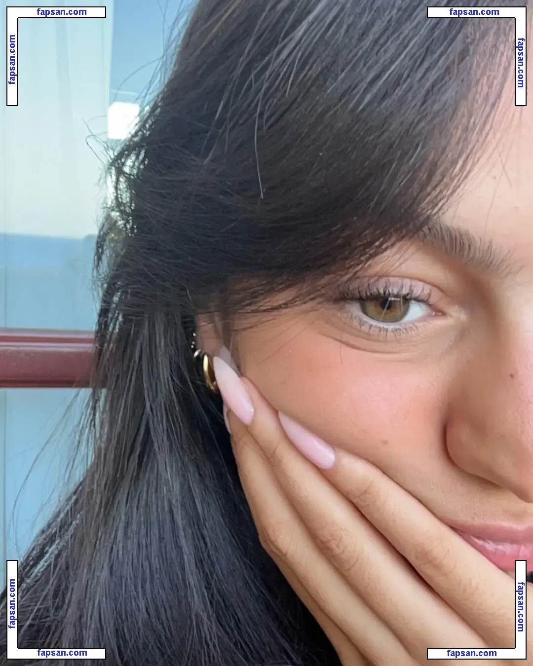 liyamizrahii nude photo #0014 from OnlyFans