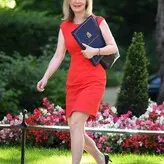 Liz Truss голая #0001